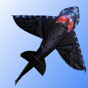 Bdt verstärkter 7m Drachenstab + Drachen, *Hai-LED* inkl. 50m Leine, 10erPack Batterien, 165x145cm