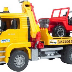 MAN TGA Abschlepp-LKW mit Geländewagen